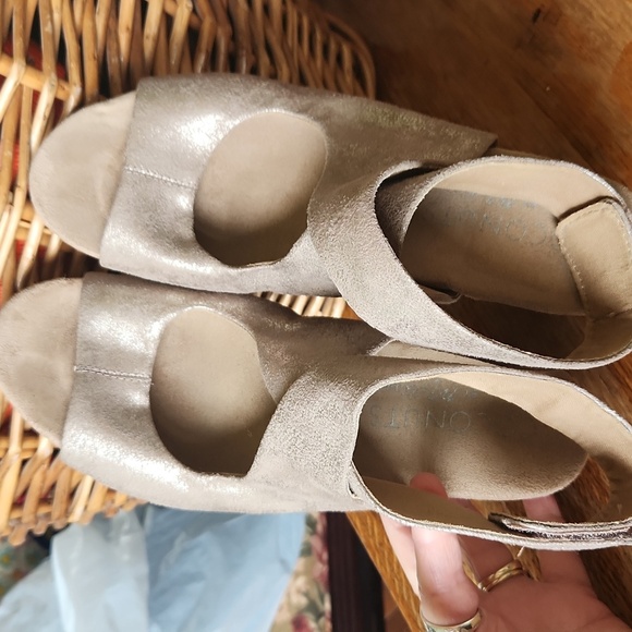 Coconuts by Matisse Coryn Wedge Sandals size 9 Metallic Golden - Picture 8 of 13